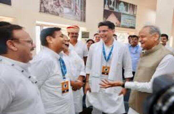 कोटा दौरे में कांग्रेस एकजुटता के संकेत: राहुल गांधी की मौजूदगी में गहलोत-पायलट साथ, फुटेज में देंखे मुस्कुराते और बातचीत करते दिखे