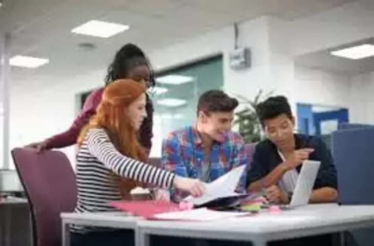 Dharmshala &nbsp;में बच्चों ने रेनबो फैंसी ड्रेस शो में किया धमाल