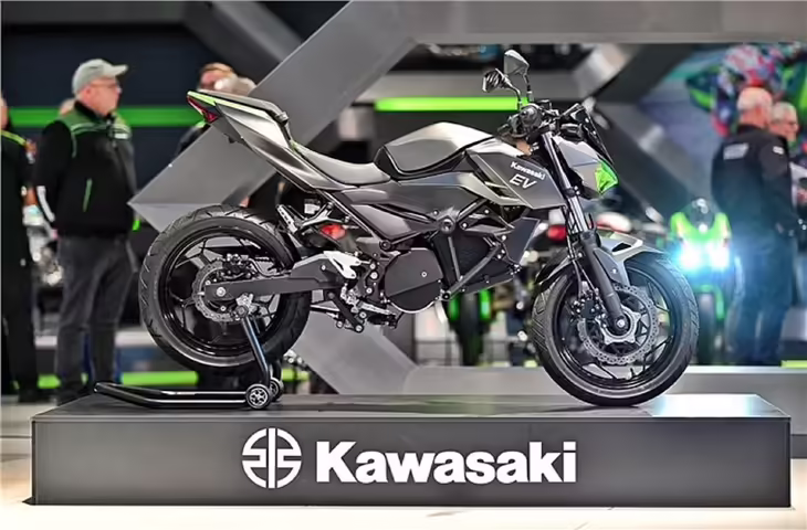 बाइक निर्माता कंपनी&nbsp;Kawasaki ने पेश की&nbsp;इलेक्ट्रिक मोटरसाइकिल,&nbsp;Ninja e-1 और Z e-1 के साथ मार्केट में धूम मचाने की कर रही है तयारी&nbsp;