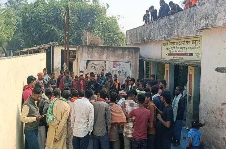 बिहार में मिड-डे मील में जहर होने की बात कह बच्चों ने फेंका खाना, ग्रामीणों ने किया जमकर हंगामा