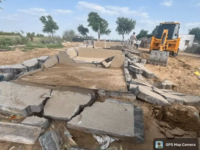 जोधपुर ग्रामीण में बड़ी कार्रवाई, कृषि भूमि पर चल रही 10 अवैध टेक्सटाइल इकाइयां ध्वस्त