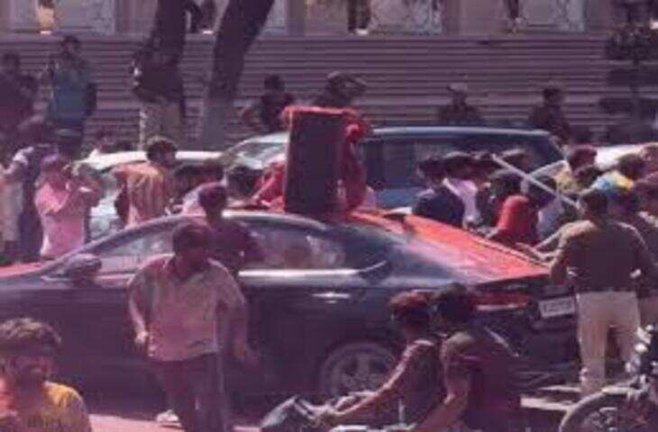 जयपुर में धुलंडी पर युवाओं ने सड़कों पर मचाया उत्पात, वीडियो में देंखे पुलिस ने काबू पाया