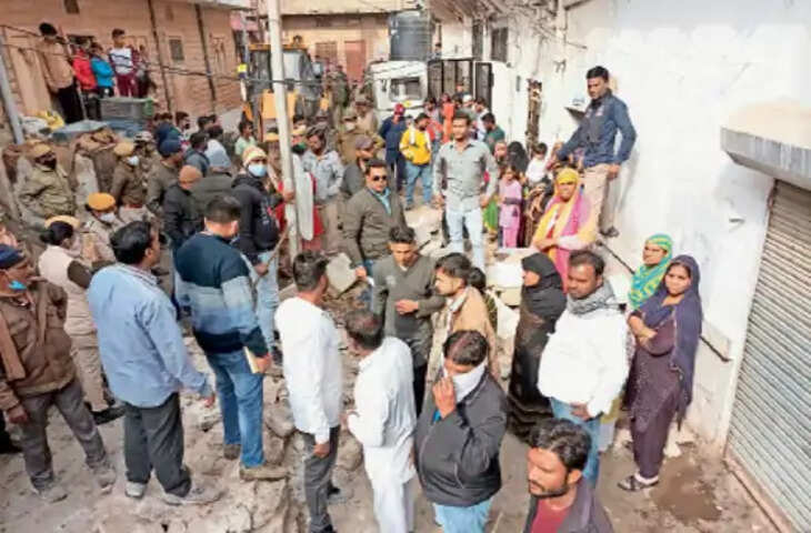 Jodhpur Nagar Nigam के अतिक्रमण निराेधक दस्ते की उदयमंदिर आसन में कार्रवाई का विराेध, उखाड़ फेंके अतिक्रमण