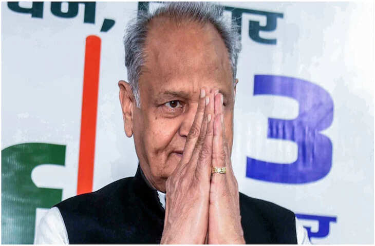 राजस्थान में चुनाव टालने के आरोप, अशोक गहलोत ने भाजपा सरकार पर उठाए सवाल