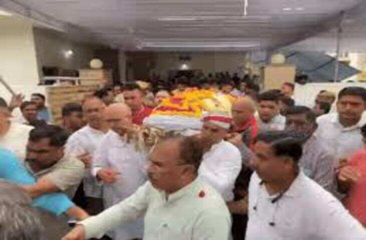 अजमेर में इंदिरा देवनानी को अंतिम विदाई, भावनाओं से भरा माहौल — बेटे महेश ने दी मुखाग्नि