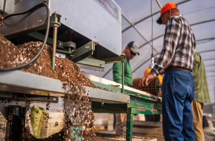 मध्य पूर्व युद्ध का असर, भारत में फर्टिलाइजर उत्पादन मार्च में 24.6% घटा, फुटेज में देखें क्या कारण हैं और इसका देश पर क्या होगा असर