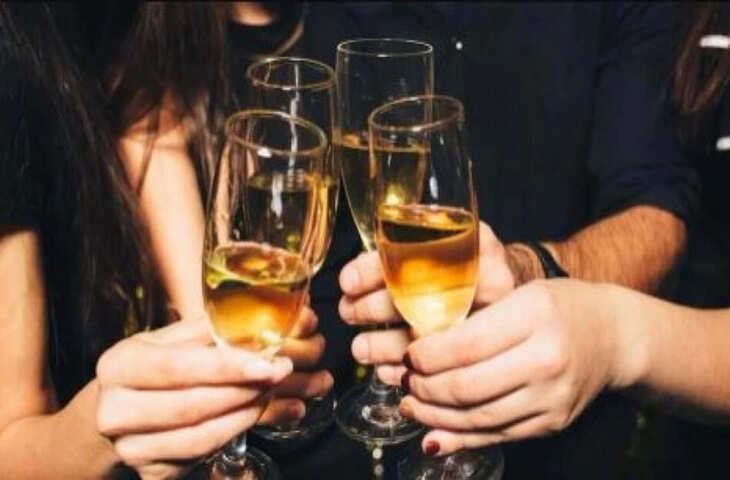 क्या पत्नी की अनुमति के बिना शराब पीना अपराध है? शादीशुदा मर्द जरूर जान ले ये नियम&nbsp;