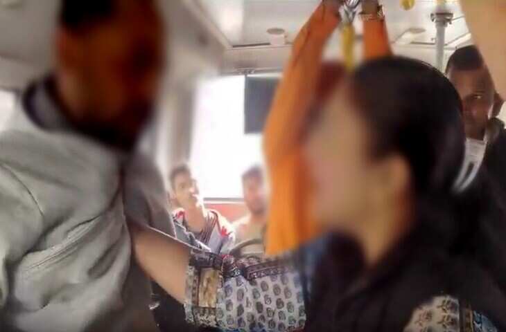 6 सेकंड में मारे 12 थप्पड़, नशे में धुत युवक ने महिला को सरेआम पीटा, वीडियो वायरल