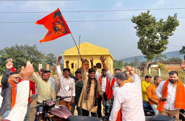 में वन अधिकार पट्टे की जमीन पर प्रार्थना भवन का निर्माण