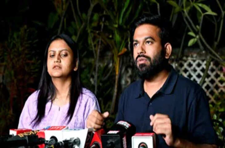 'कल कही थी गिरफ्तारी की बात, आज घर पहुंची पुलिस' - कॉकरोच पार्टी की तिरंगा रैली से पहले दिल्ली में बड़ा एक्शन!