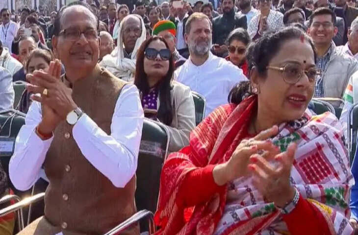 देशभर में 77वां गणतंत्र दिवस धूमधाम से मनाया गया, कांग्रेस ने पीछे सीट पर नाराजगी जताई