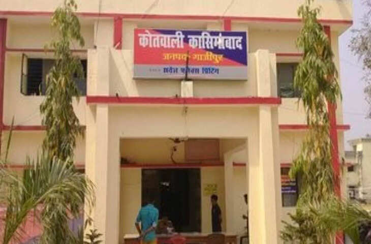 &lsquo;संबंध बनाओ, वरना&hellip;&rsquo;, कोचिंग टीचर्स ने पहले छात्रा के खींचे अश्लील फोटो, फिर किया ब्लैकमेल