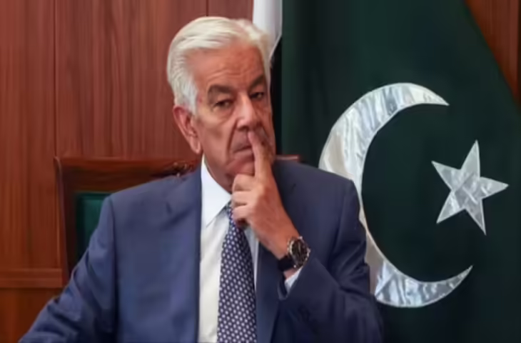 अफगानिस्तान तनाव के बीच ख्वाजा आसिफ का बड़ा बयान, बोले - 'सब्र की हद पार, अब एक्शन इंडिया...&rsquo;