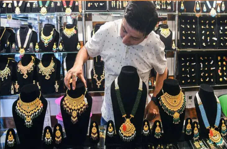 Gold Silver Rate Today: खरीदारी से पहले जरूर जान लें सोने-चांदी के नए भाव, कई शहरों में कीमतों ने बदली चाल