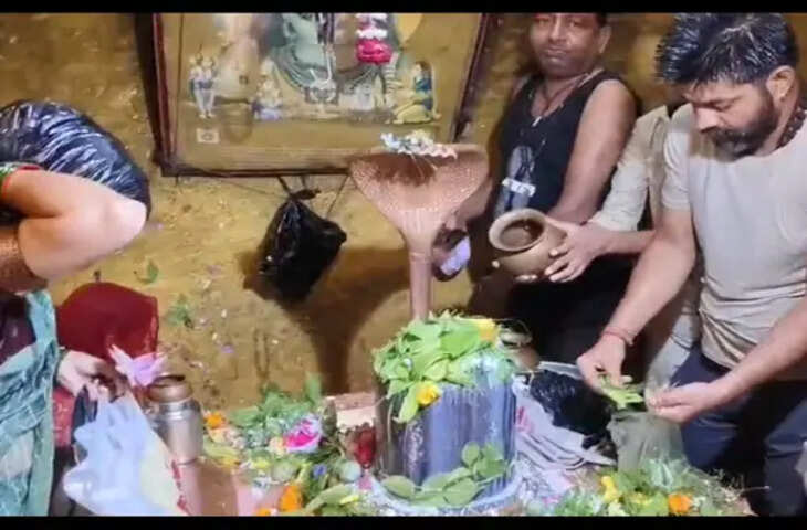 बांदा के बामदेव मंदिर में उमड़ी भक्तों की भीड़, सावन के तीसरे सोमवार और नाग पंचमी पर हुआ जलाभिषेक