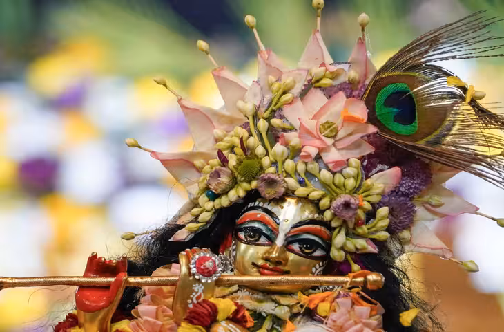 Krishna Janmashtami 2026: जन्माष्टमी की रात पूजा में क्यों रखा जाता है खीर का भोग? जानें धार्मिक महत्व  भगवान श्रीकृष्ण के जन्मोत्सव जन्माष्टमी का पर्व हिंदू धर्म में बेहद