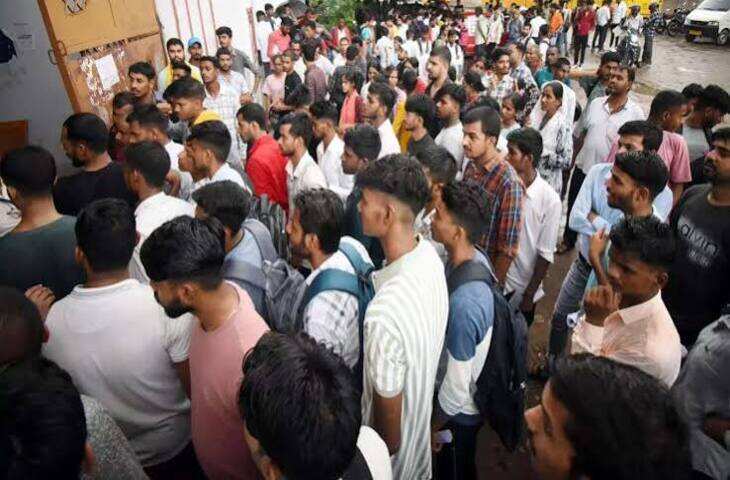 Bihar Student Protest: TRE-4 समेत प्रतियोगी परीक्षाओं की मांगों को लेकर पटना में अभ्यर्थियों का आंदोलन जारी