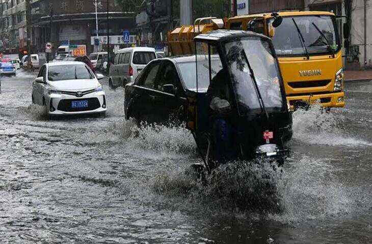 बाढ़-तूफान में घूमने जा रहे चीन के लोग, तबाही देखने के लिए बढ़ा &lsquo;डार्क टूरिज्म&rsquo; का क्रेज