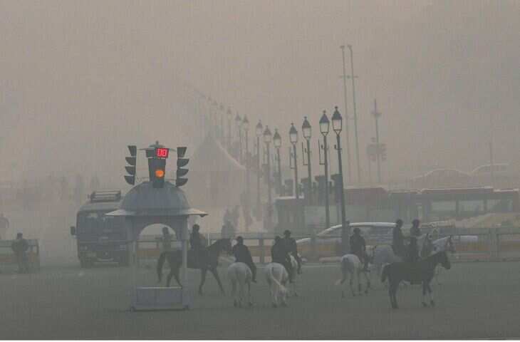 सर्दियों में प्रदूषण पर लगाम लगाने की कोशिश! दिल्ली में पार्किंग शुल्क दोगुना; जानें कब तक लागू रहेगा नियम​​​​​​​