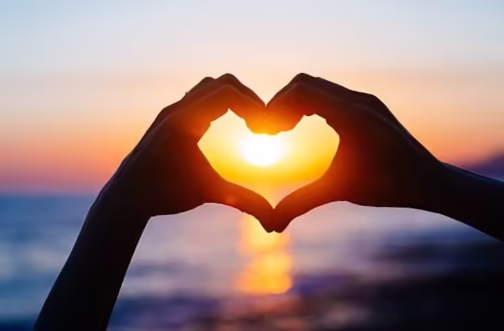 Aaj Ka Love Rashifal: मेष से मीन तक सभी राशियों के प्रेम जीवन का हाल, कौन सुधारेगा रिश्ते और किसे झेलना होगा तनाव