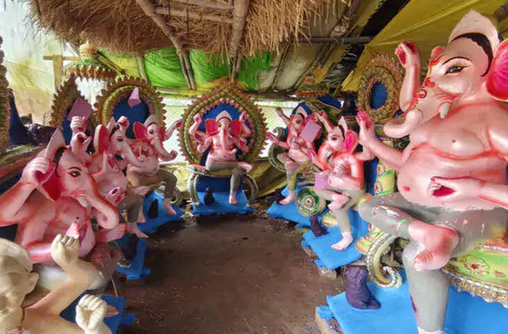 उन्नाव के शुक्लागंज में गणेश उत्सव की तैयारियां तेज, बंगाल के मूर्तिकार बना रहे आकर्षक गणपति प्रतिमाएं