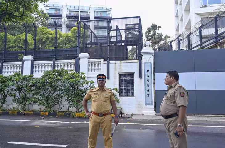 Shah Rukh Khan Mannat: समुद्र किनारे आलीशान 'मन्नत' में रहती है किंग खान की फैमिली, जानें कितना आता है बिजली का खर्च