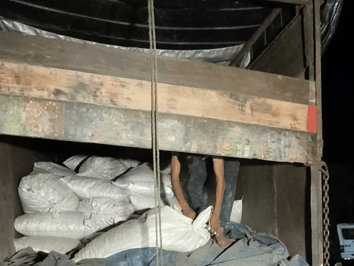 गुना में नारकोटिक्स ऑपरेशन के दौरान बड़ा हादसा: डोडाचूरा तस्करों की पायलट कार ने दो बाइकों को मारी टक्कर, 2 की मौत