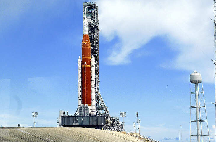 NASA के आर्टेमिस-II मिशन में बाधा! चांद की यात्रा से पहले अचानक लगी रोक, जानिए क्या है वजह ?