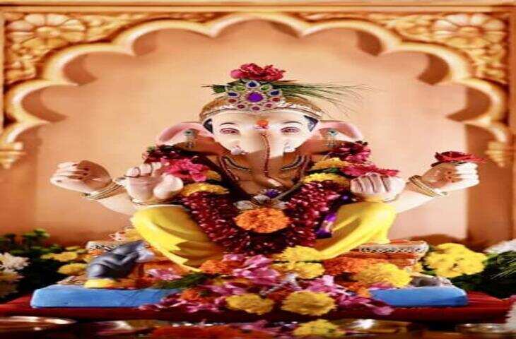 श्री गणेशाष्टकम्: भगवान गणेश की स्तुति, विघ्नों को दूर करने वाला पवित्र पाठ