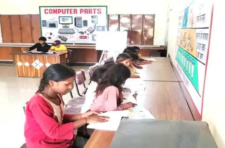 सोनभद्र की 103 ग्राम पंचायतों में तैयार हो रहीं डिजिटल लाइब्रेरी, ग्रामीण युवाओं को मिलेगा आधुनिक पढ़ाई का मंच