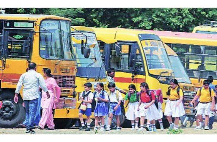 स्कूली बसों की फिटनेस पर उठे सवाल: परिवहन विभाग के सॉफ्टवेयर में रिकॉर्ड गायब, बिना सुधार संचालन अवैध
