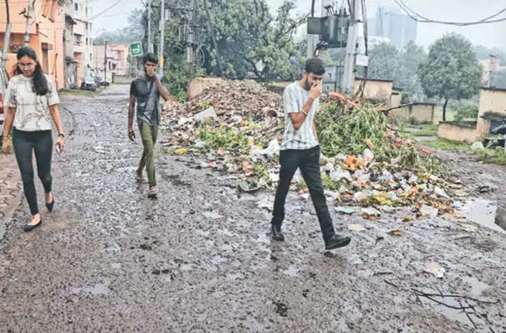 Dhanbad शहर में फैला है 3300 टन कूड़ा, बदबू के कारण इसे रोकना होगा