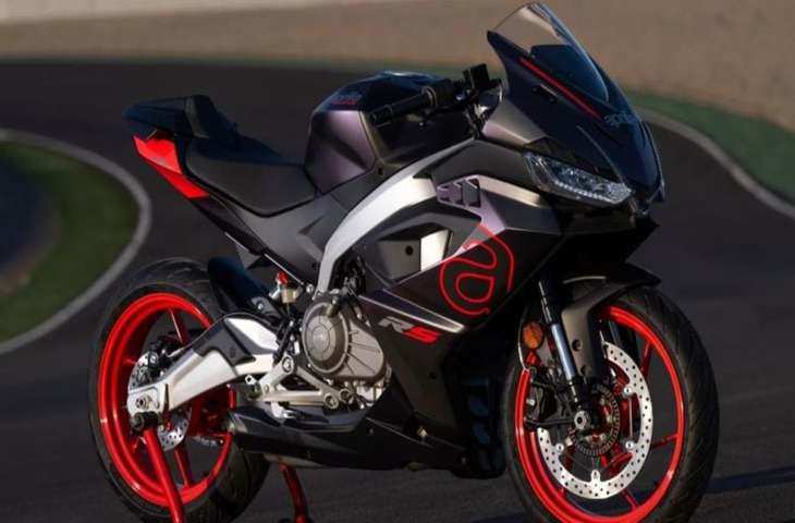 मोटरसाइकिल ऑफ द ईयर का खिताब जीतते ही महंगी हुई Aprilia RS 457, अब बाइक खरीदने पर इतनी ज्यादा चुकानी होगी कीमत 