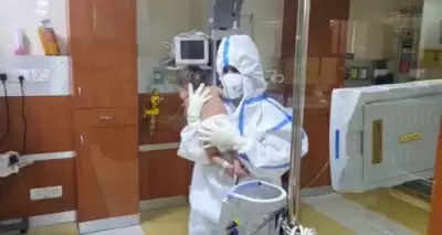 Delhi के निजी अस्पताल से कोरोना को मात देकर घर लौटा एक माह का शिशु, अस्पताल कर्मी हुए भावुक