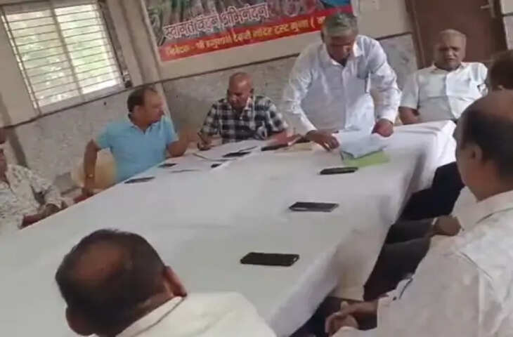 हनुमान टेकरी मंदिर ट्रस्ट की बैठक में अहम फैसले, एक ट्रस्टी का इस्तीफा मंजूर, महेंद्र सिंह सिसोदिया का इस्तीफा सर्वसम्मति से खारिज