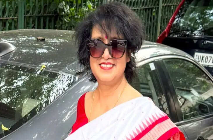 19 साल बाद कोलकाता लौटीं तस्लीमा नसरीन, एयरपोर्ट पर समर्थकों ने किया स्वागत; वीडियो में बोलीं- 'वापस आकर बहुत अच्छा लगा'