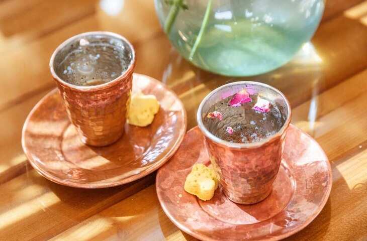 अगर इस चिलचिलाती गर्मी में पेट को रखना है ठंडा तो इन तरीकों से बनायें गोंद कतीरा शरबत