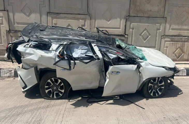 कोटा में भीषण सड़क हादसा: फ्लाईओवर से गिरी कार, तीन दोस्तों की मौत