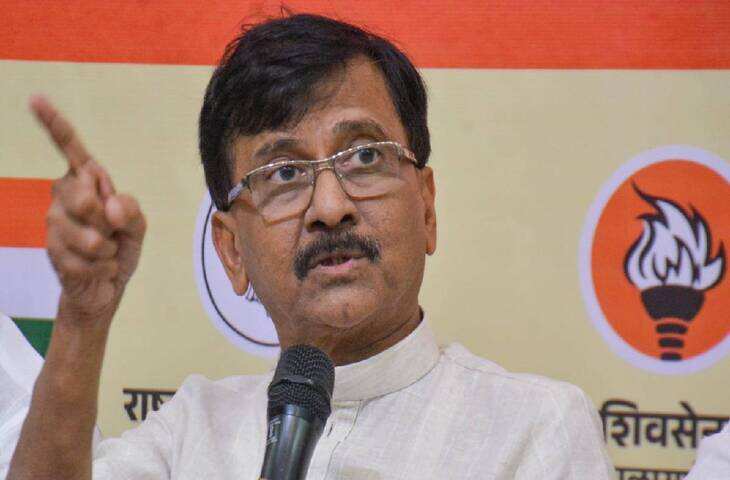 Shiv Sena UBT Crisis : दलबदल को लेकर संजय राउत का सनसनीखेज दावा, बोले- '15-15 करोड़ में हो रही है डील'​​​​​​​