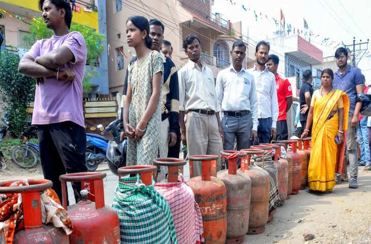 अमेरिका-इजराइल और ईरान युद्ध के असर से भारत में LPG संकट, वीडियो में देंखे जयपुर में सिलेंडर की कालाबाजारी