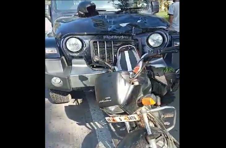 भीषण सड़क हादसा: ट्रेलर ने बाइक सवार दंपती को कुचला, पत्नी की मौत, पति गंभीर रूप से घायल