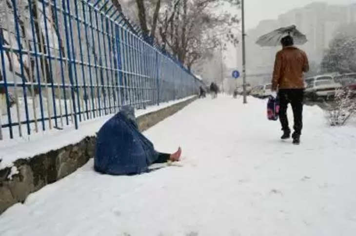 Afghanistan में ठंड बरपा रही कहर, कड़ाके की ठंड से 124 लोगों की मौत !
