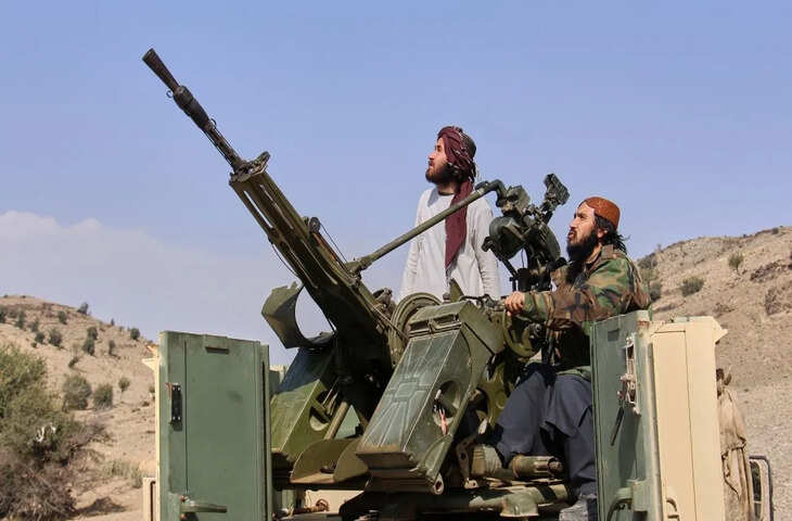 डूरंड लाइन बना जंग का मैदान: Afghanistan की कार्रवाई में Pakistan की 7 पोस्ट तबाह, सीमा पर हालात गंभीर