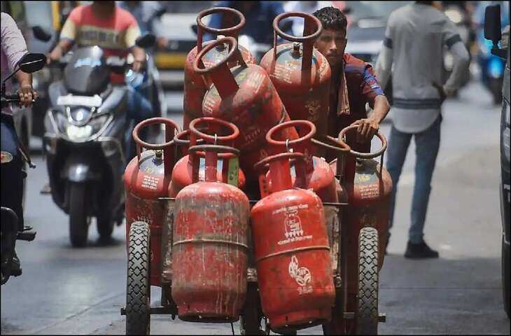 16 अगस्त के बाद LPG सिलेंडर पर बढ़ सकता है खर्च! Indane, HP Gas और Bharat Gas यूजर्स फौरन निपटा ले ये जरूरी काम&nbsp;