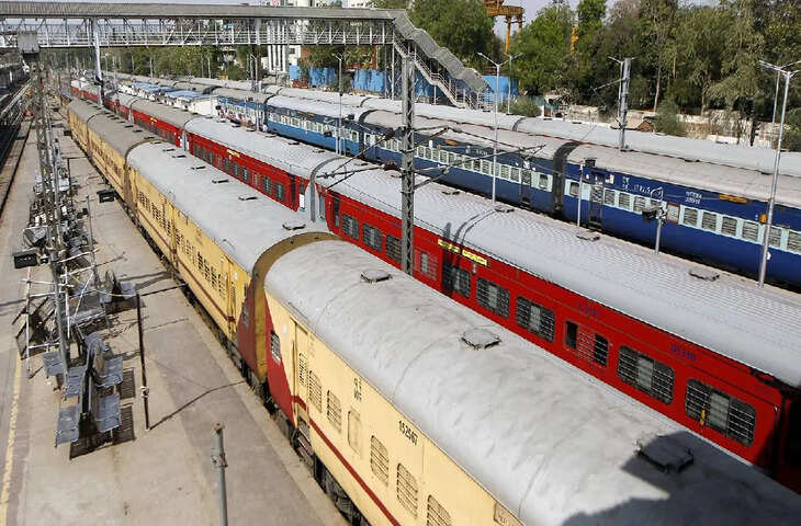 रेल में कंफर्म टिकट की बड़ी राहत: गर्मियों में चलेंगी 18,262 समर स्पेशल ट्रेन, रेलवे ने X पर किया बड़ा ऐलान​​​​​​​