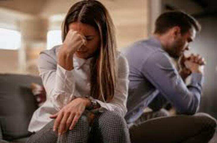 क्या आपका रिश्ता सच्चा प्रेम है या एक मानसिक बंधन? वीडियो में जानिए वो संकेत जो बताते हैं कि प्रेम अब कारागृह बन चुका है