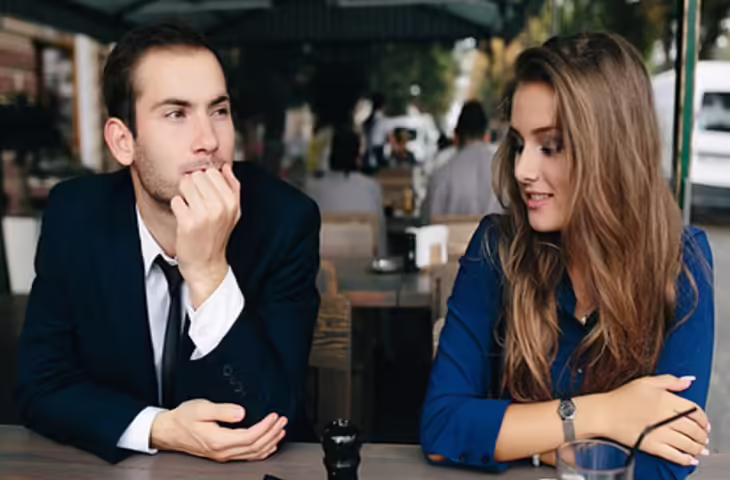 अगर आपको भी लड़कियों से बात करने में होती है झिझक या घबराहट, तो वीडियो में जाने&nbsp;8 असरदार टिप्स जो बढ़ाएंगी आपका इम्प्रेशन&nbsp;