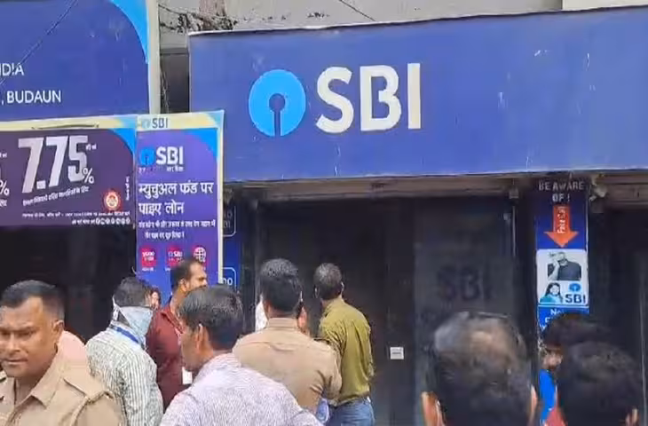 SBI Data Leak: स्टेट बैंक के 3,897 ग्राहकों का डेटा डार्क वेब पर लीक, जानें कौन-सी जानकारी हुई उजागर