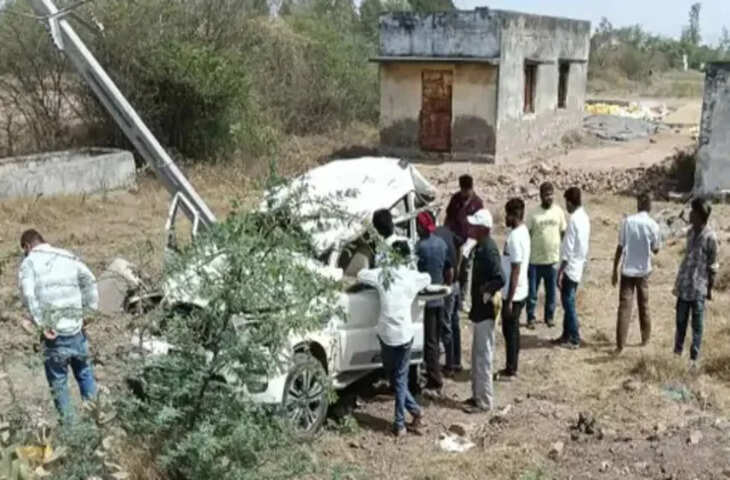 अहमदाबाद में दर्दनाक हादसा: स्कॉर्पियो बिजली के खंभे से टकराई, चार युवकों की मौत