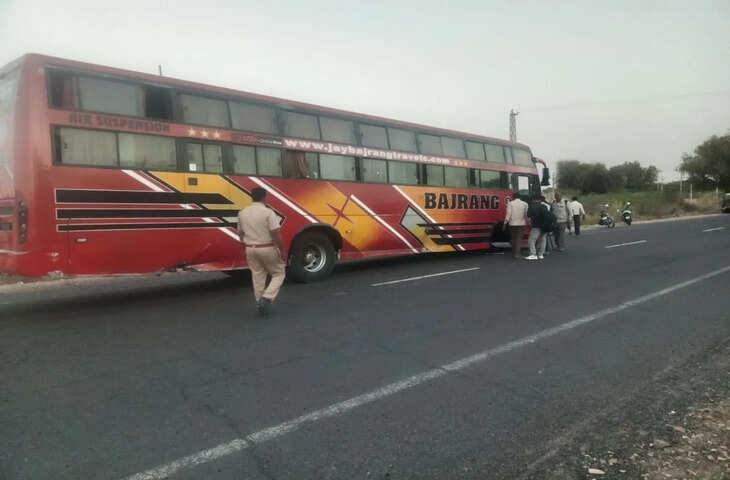 जैसलमेर से अहमदाबाद जा रही बस का बड़ा हादसा टला, फतेहगढ़ के पास आगे का टायर निकला